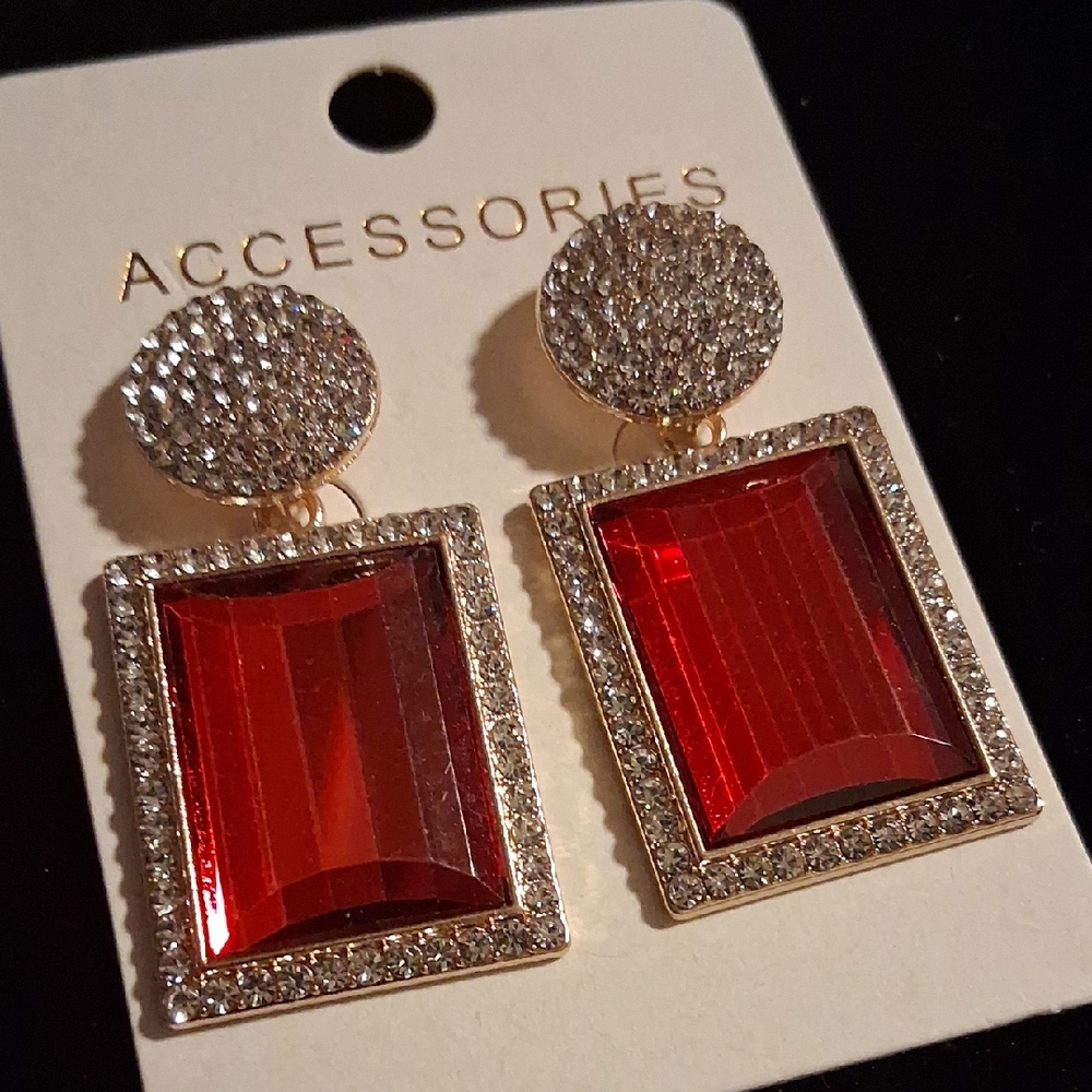 Elegant Red and Gold Earrings - Picture 1 of 4